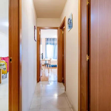 Apartment Luminoso Piso En By *